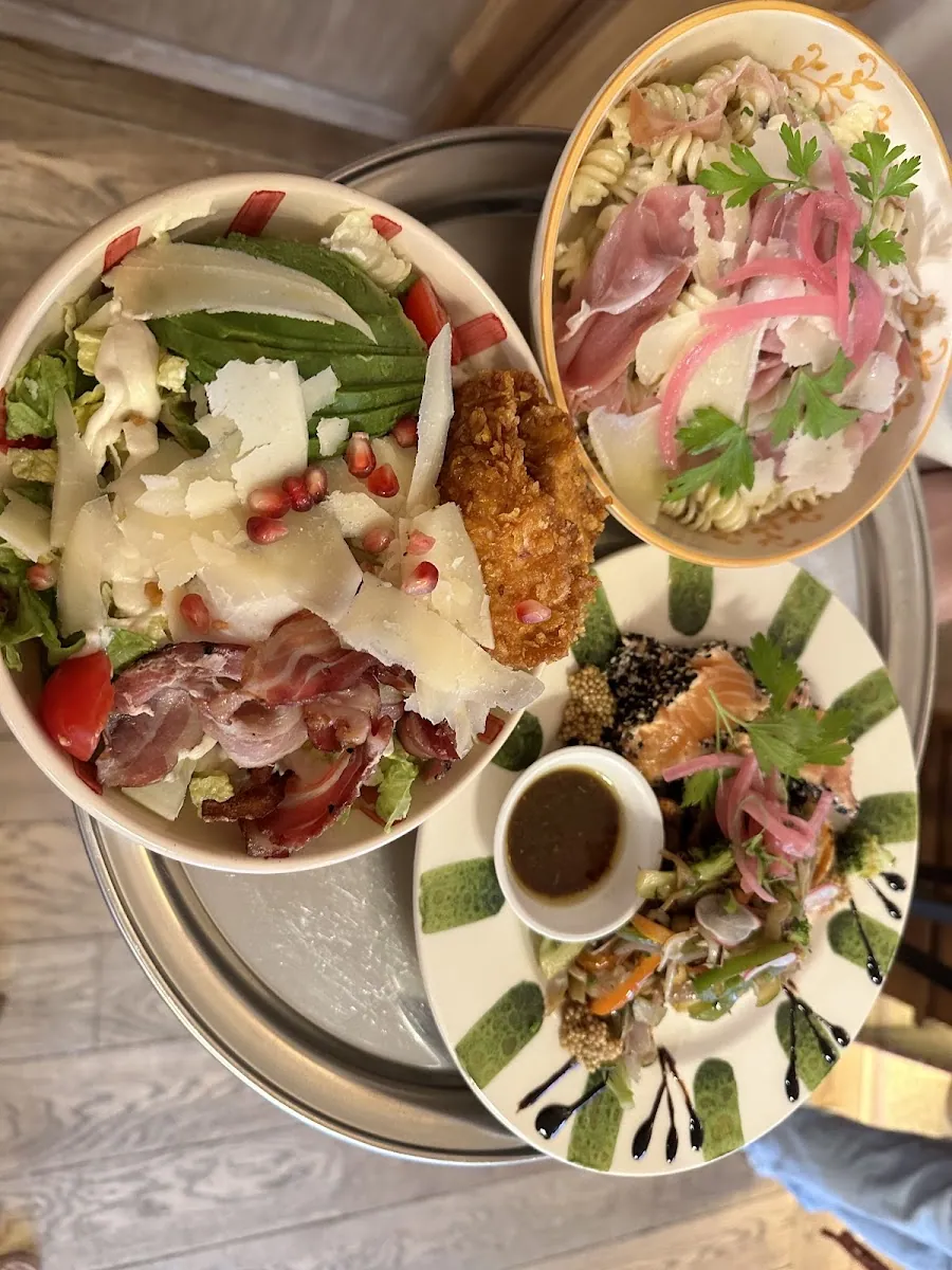 Bols et petites assiettes à partager
